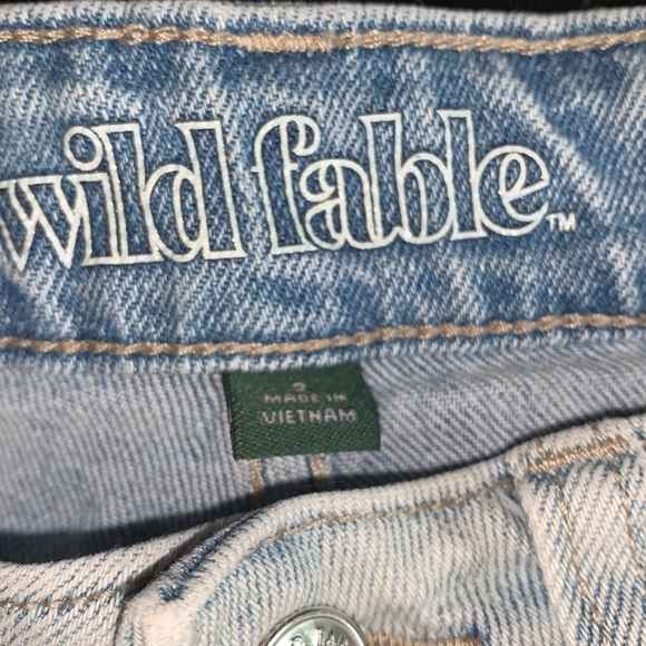 Ripped Mom Jeans - Picture 2 of 3